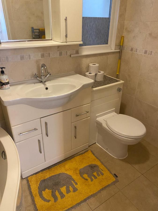 Hameway House- Stunning 4 Bedroom House With A Spacious Kitchen * Londra